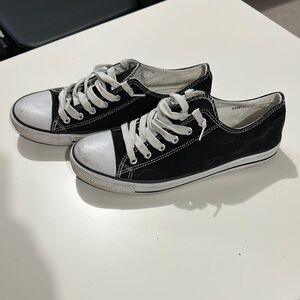 Black and White Low-Top Sneakers with Rubber Sole